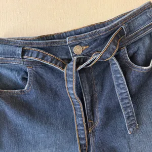 Express Wide Leg Super High Rise Belted Jeans 4R Dark Wash 70s Retro thumbnail 4