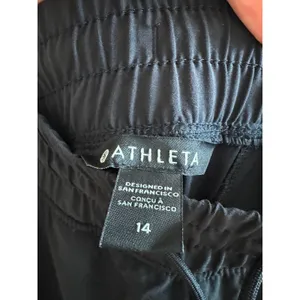 Athleta Avenue Wide Leg Crop Pant Size 14 Black thumbnail 4