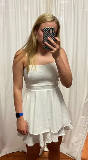 White dress Size M thumbnail 1