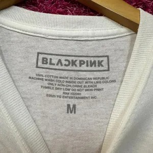 Black pink Shut Down Kpop Tshirt size medium  thumbnail 4