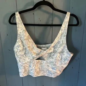 NWOT Abercrombie & Fitch Floral Linen Crop Top | Size Large thumbnail 1