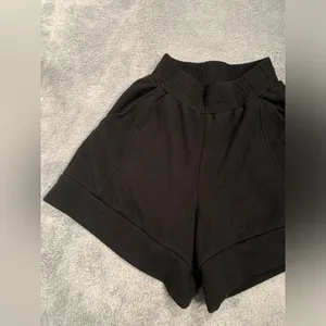 Varley High Waist Black Women's Shorts thumbnail 2