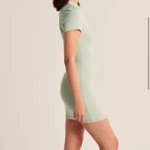 Abercrombie & Fitch Button Down Ribbed Fitted Polo Dress in Green - Size XS thumbnail 3