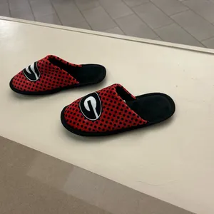 Georgia Red and Black Logo Slippers-no flaws! 8 thumbnail 6
