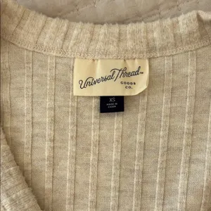 Ribbed V-neck Sweater thumbnail 4