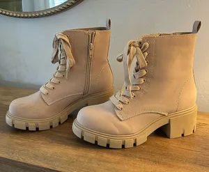 Women's Beige Lace-Up Chunky Heel Combat Boots thumbnail 1