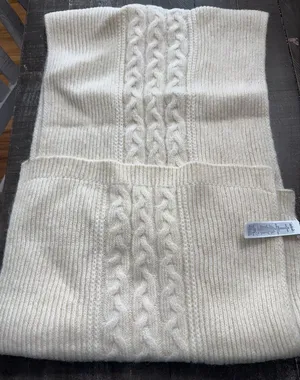 AERIE NWOT Ivory Cable Knit Scarf Long Blanket Warmth‎ Cozy thumbnail 1