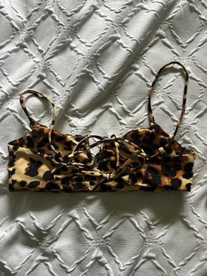 Leopard print bikini top  thumbnail 2