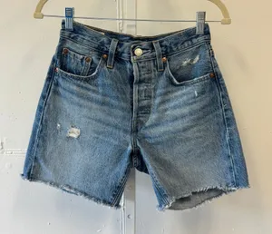 Levis Premium 501 Original Denim Shorts Medium Wash Distressed Raw Hem W24 1758 thumbnail 1