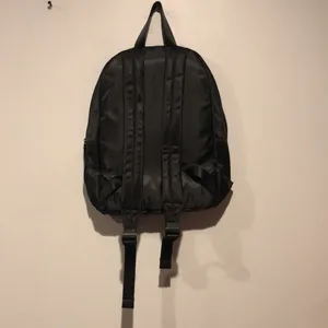 Parade Small Backpack Black thumbnail 4