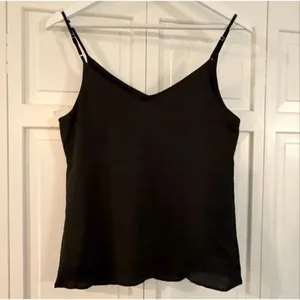 Banana Republic black classic strappy tank size xs thumbnail 3