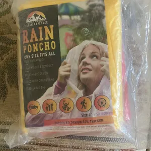 FINAL MARKDOWN Set of 4 disposable rain ponchos thumbnail 1