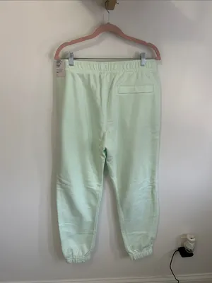Nike Standard Fit Taper Leg Sweatpants Light Mint thumbnail 4