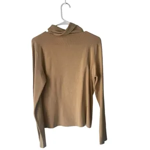 Dolce & Fabuloso Vintage Women's Size XL‎ Silk Blend Turtle Neck Sweater thumbnail 5