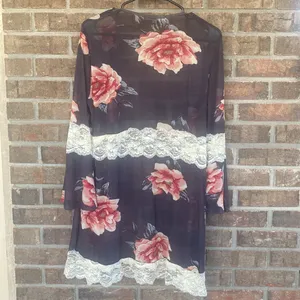 Floral bwith lace accents cardigan by sweet rain size lg thumbnail 2