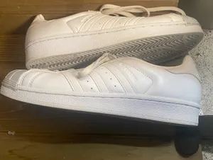 Adidas super star shell toe sneakers white size 7 *** please notice 1 shoe missing emblem inside*** thumbnail 5