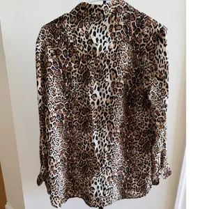 Vintage Victoria's Secret Silk Cheetah Print Blouse Size Medium thumbnail 4