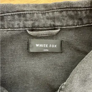 White Fox Boutique - Love You Again Cropped Denim Jacket in Faded Black / Gray thumbnail 3