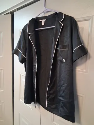 Victoria's Secret collared pj pajama top with pockets in black and white size medium. thumbnail 2