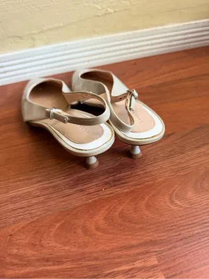 Zara Cream Patent Slingback Kitten Heels thumbnail 3