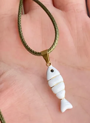 Handmade white & gold stainless/enamel fish boho funky simple necklace🌀🐟💙 thumbnail 1