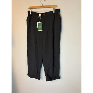 NWT Halara High Waisted Zipper Pocket Capri Linen Feel Pants in Black Size XL thumbnail 5