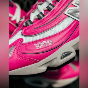 New Balance 1000 Shoes Unisex Womens size 8.5 Men’s size 7 Dragon Berry Pink thumbnail 4