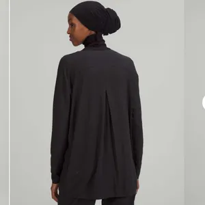 New with Tags Lululemon Modal Pleated Back Long Sleeve Top Sz 8 thumbnail 3