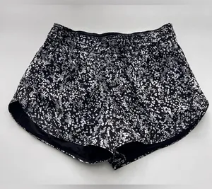 Lululemon black dot print Reversible shorts 6 thumbnail 3