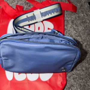 Lululemon Everywhere Belt Bag 1L thumbnail 5