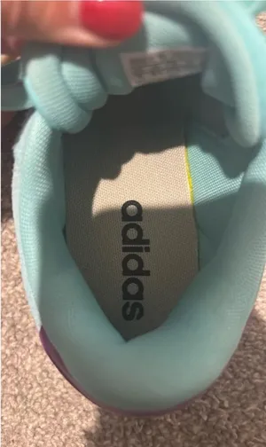 Adidas Tennis Shoes thumbnail 4