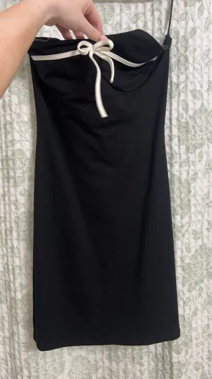 Black bodycon dress with white bow thumbnail 1