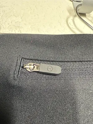 Lululemon Zoned In Tight 27" Legging Size 6 thumbnail 8