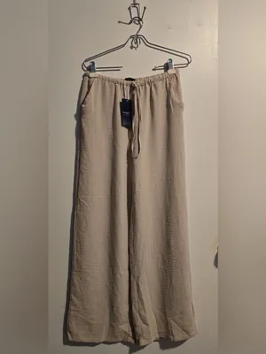 Women's Wide-Leg Drawstring Pants in Light Beige thumbnail 3