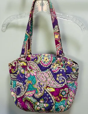 Lovely Vera Bradley Shoulder Bag in Pristine Condition thumbnail 1