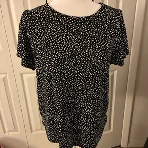 Banana Republic T-Shirt Womens M Black White Leopard Print Knit Short Sleeve thumbnail 1