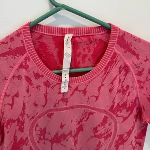 Lululemon Swiftly Tech Short Sleeve Crew Heathered Bon Bon size 8 thumbnail 4