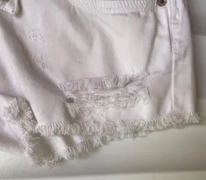 LF Carmar low rise distressed white cut-off jean shorts size 26 NWOT thumbnail 3