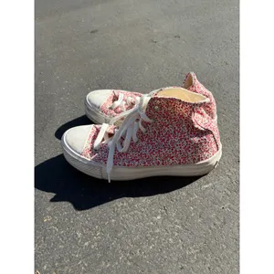 Converse Hightop floral spring womens size 7 thumbnail 2