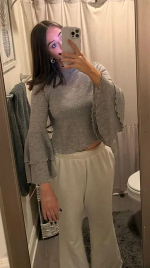 Charlotte Russe Long Sleeve thumbnail 1