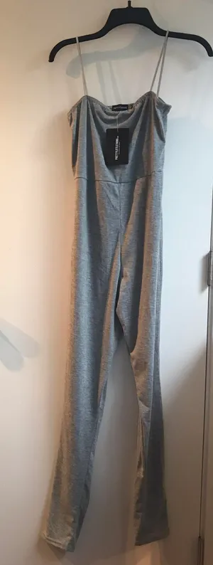 Pretty Little Thing Basic Strappy Jumpsuit thumbnail 4