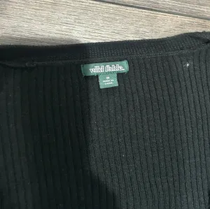 Cropped cardigan thumbnail 2