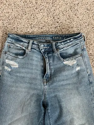American Eagle Outfitters Mom Jean thumbnail 2