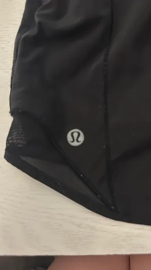 Lululemon Hotty Hot 4" size 2 thumbnail 4
