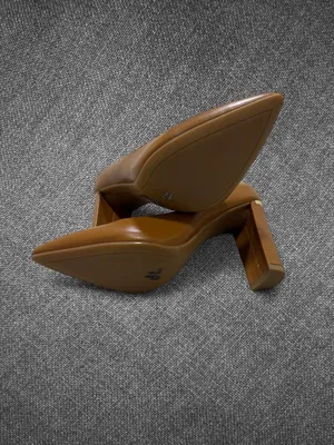 Marc New York Andrew Marc Brown Pointed Toe Block Heel Pumps Size 5.5 thumbnail 4