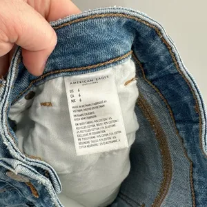 American Eagle Dainty Flower Embroidered Mom Short Denim Shorts Raw Fray Hem thumbnail 5