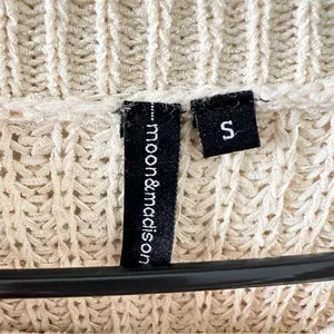 Moon & Maddison Cream Knit Sweater thumbnail 5