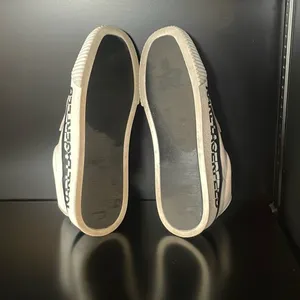 KARL LAGERFELD PARIS Josie Leather White Black Slip-On Sneakers $129 EUC Wmn’s 7 thumbnail 9