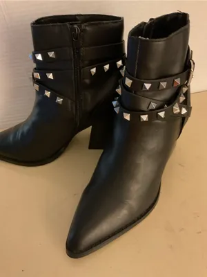 Steve Madden women black leather stud biker.Cala biker heel boots US 8.5 thumbnail 4