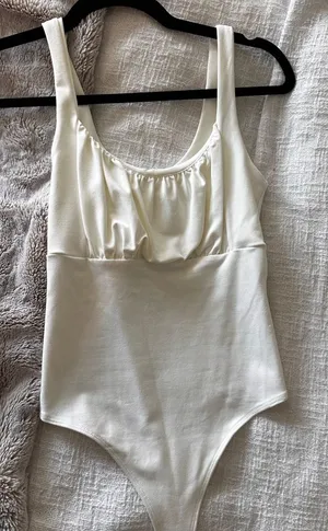 Abercrombie Elegant White Bodysuit thumbnail 1